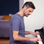 Comparison of Yamaha Digital Pianos: CLP-725 vs. CLP-825
